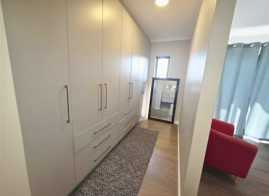 5 Bedroom Property for Sale in Sandown Western Cape